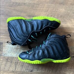 LITTLE POSITE ONE (BIG KID)